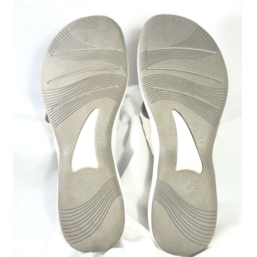 Clarks Cushioned Thong Sandals Gray Beige Logo Slip On Women's US 8
